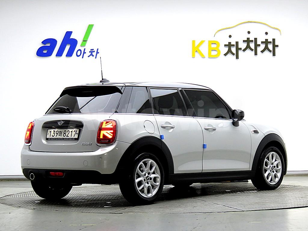2020 MINI COOPER FIVE-DOOR - 3