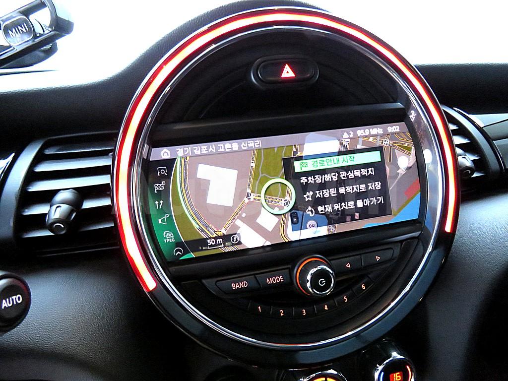 2020 MINI COOPER FIVE-DOOR - 12