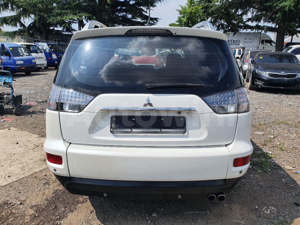 2010 MITSUBISHI OUTLANDER GASOLLIN 4WD - 8