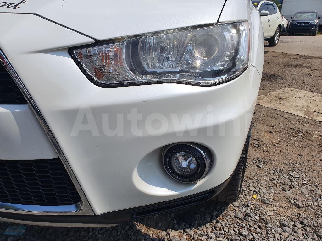 2010 MITSUBISHI OUTLANDER GASOLLIN 4WD - 9