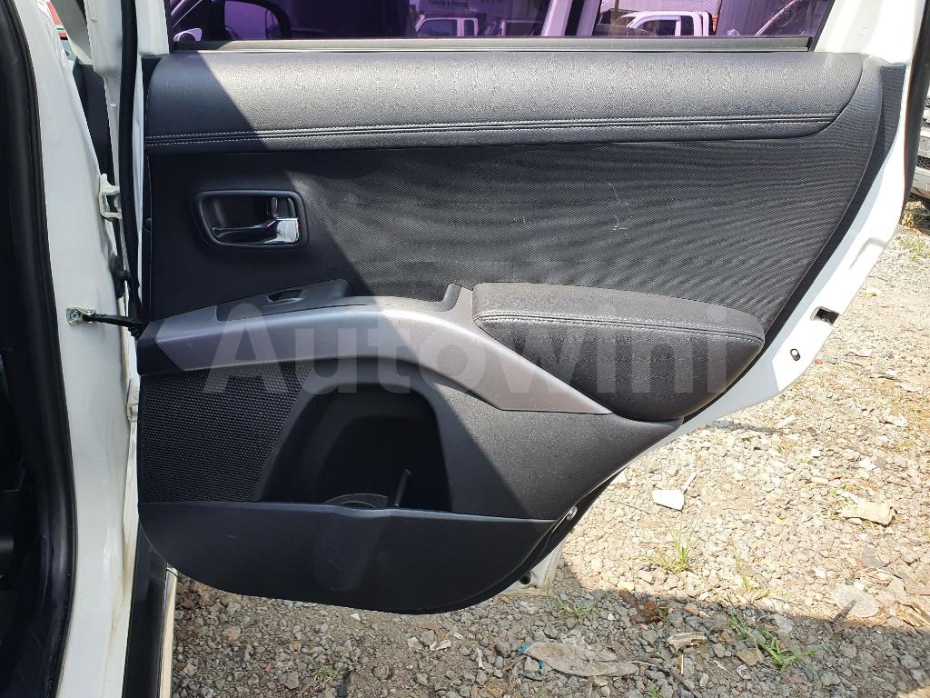 2010 MITSUBISHI OUTLANDER GASOLLIN 4WD - 19