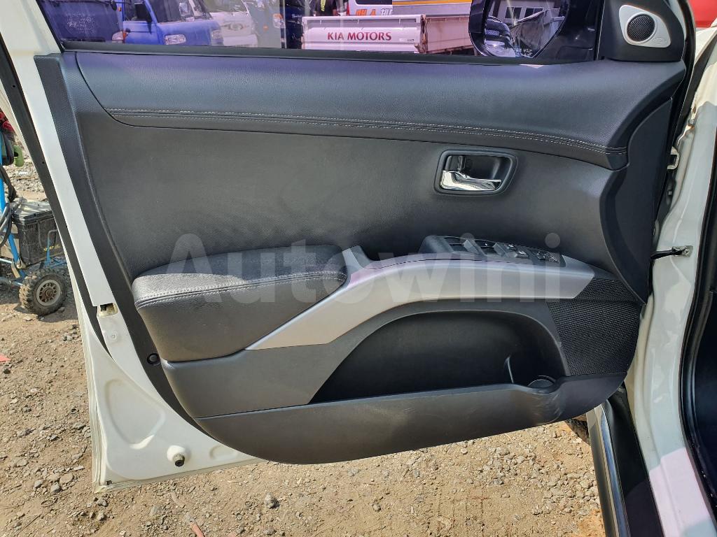 2010 MITSUBISHI OUTLANDER GASOLLIN 4WD - 20