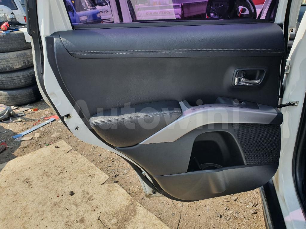 2010 MITSUBISHI OUTLANDER GASOLLIN 4WD - 21