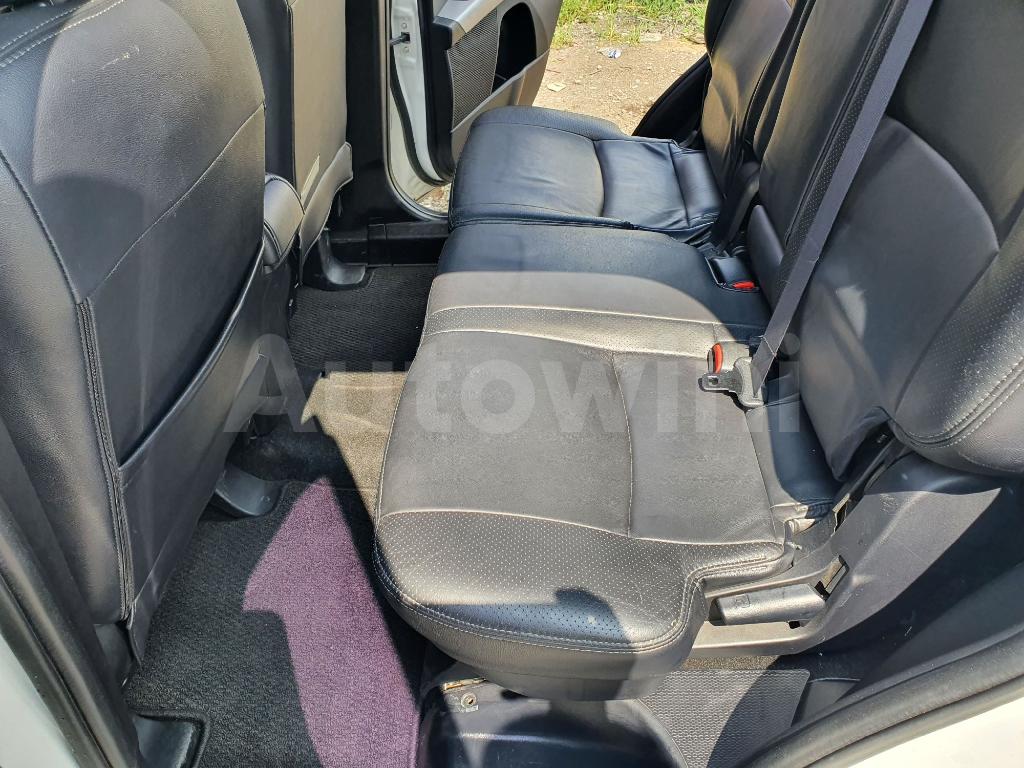 2010 MITSUBISHI OUTLANDER GASOLLIN 4WD - 23