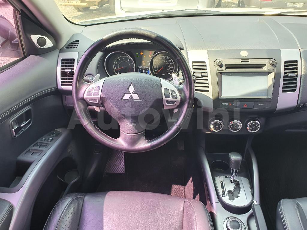 2010 MITSUBISHI OUTLANDER GASOLLIN 4WD - 34