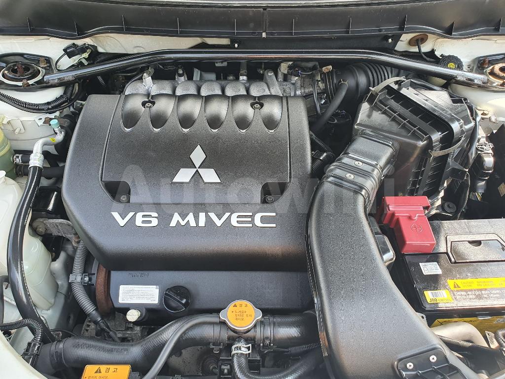 2010 MITSUBISHI OUTLANDER GASOLLIN 4WD - 52
