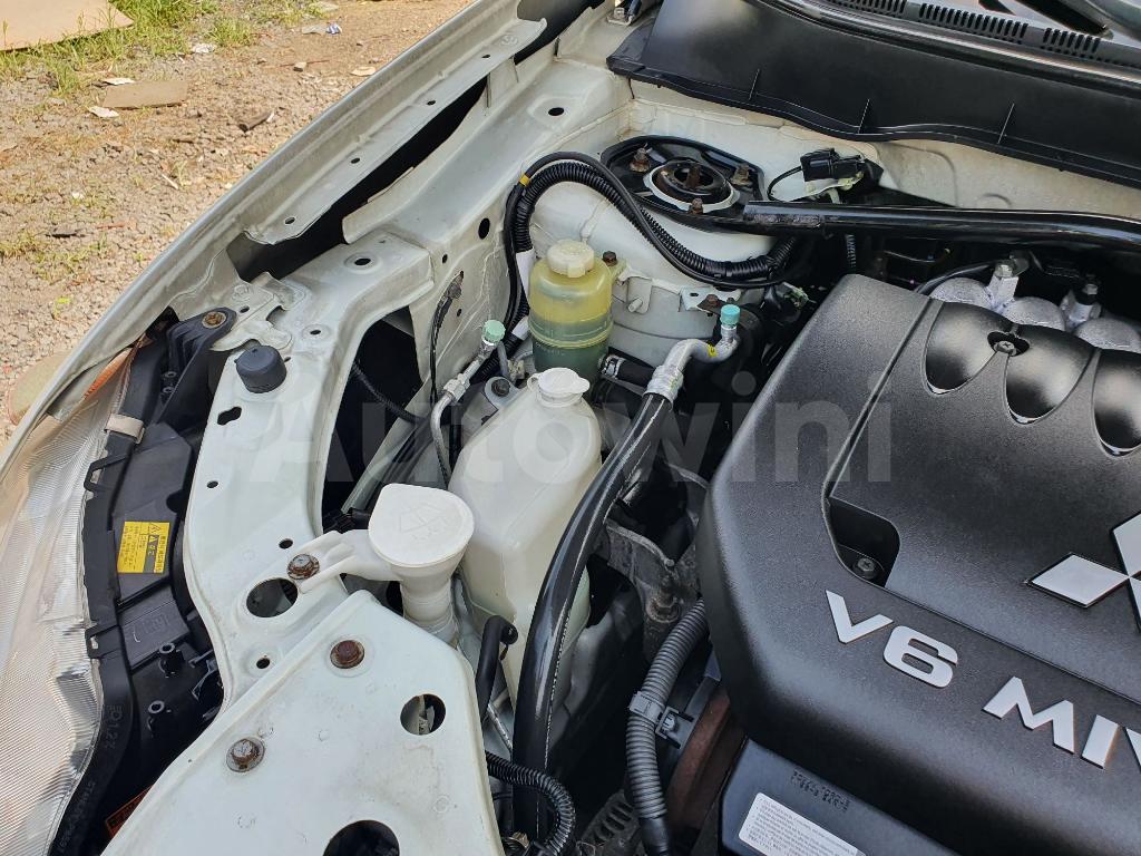 2010 MITSUBISHI OUTLANDER GASOLLIN 4WD - 54