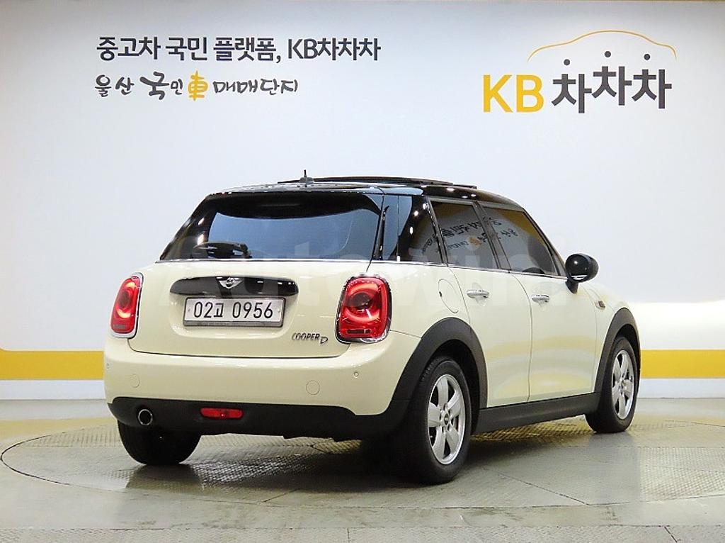 WMWXT3105G2C96380 2016 MINI COOPER D 1.5 미니트림-1