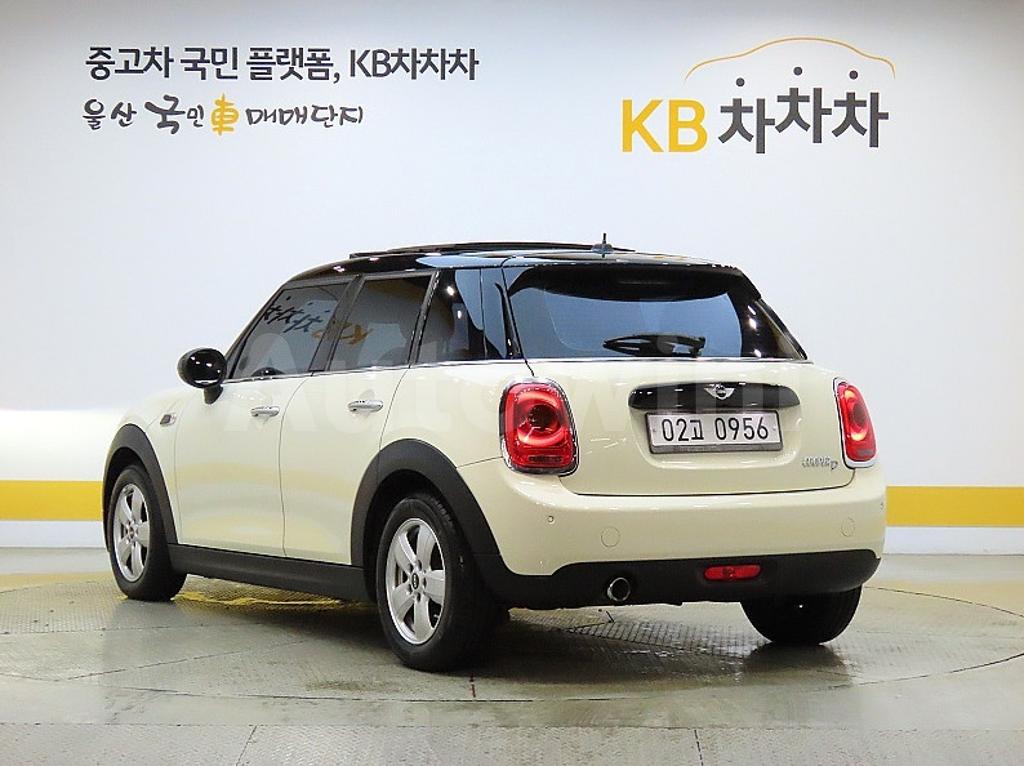 WMWXT3105G2C96380 2016 MINI COOPER D 1.5 미니트림-4