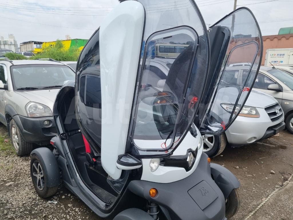 2019 RENAULT SAMSUNG TWIZY ELECTRIC CAR NO ACCIDENT - 9