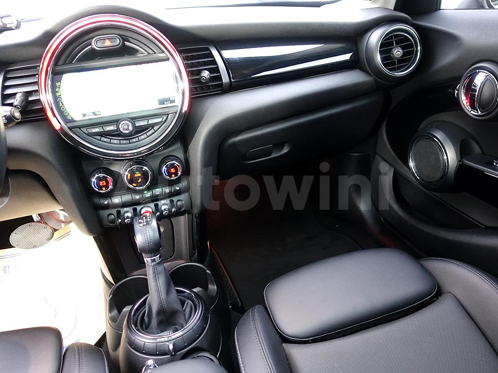 2015 MINI COOPER D FIVE-DOOR - 10