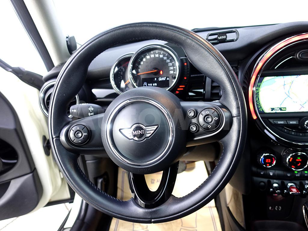 2015 MINI COOPER D FIVE-DOOR - 11