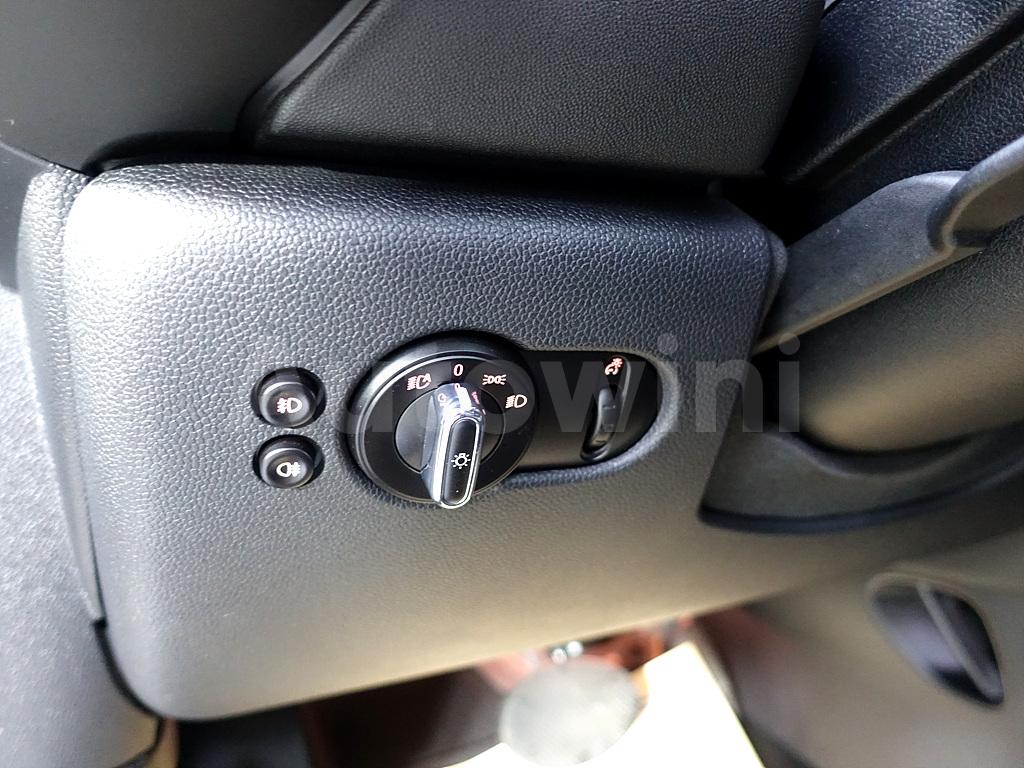 2015 MINI COOPER D FIVE-DOOR - 12