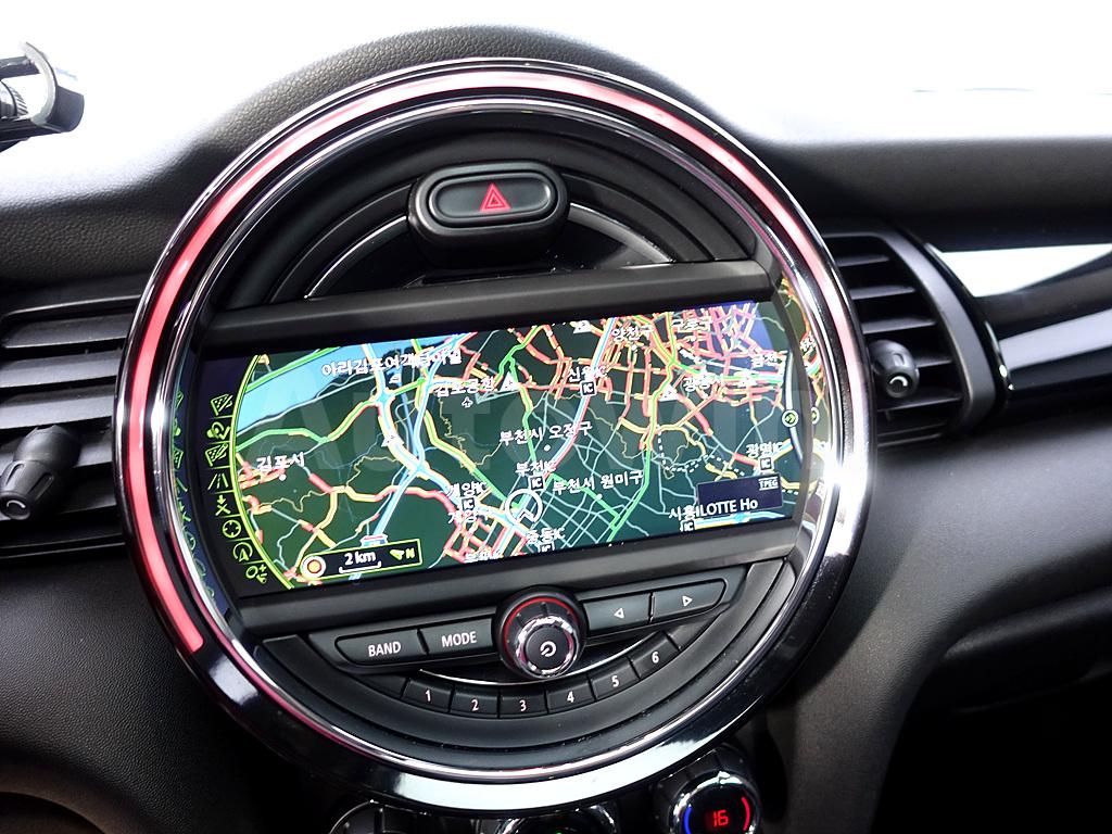 2015 MINI COOPER D FIVE-DOOR - 14