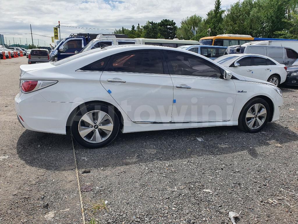 KMHEC415BCA023802 2012 HYUNDAI SONATA HYBRID 17R SUNROOF ANDROID S KEY-3