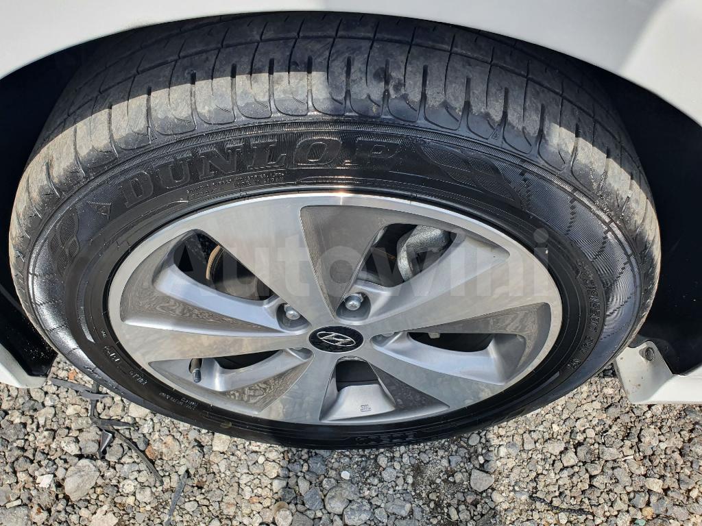 2012 HYUNDAI SONATA HYBRID 17R SUNROOF ANDROID S KEY - 11