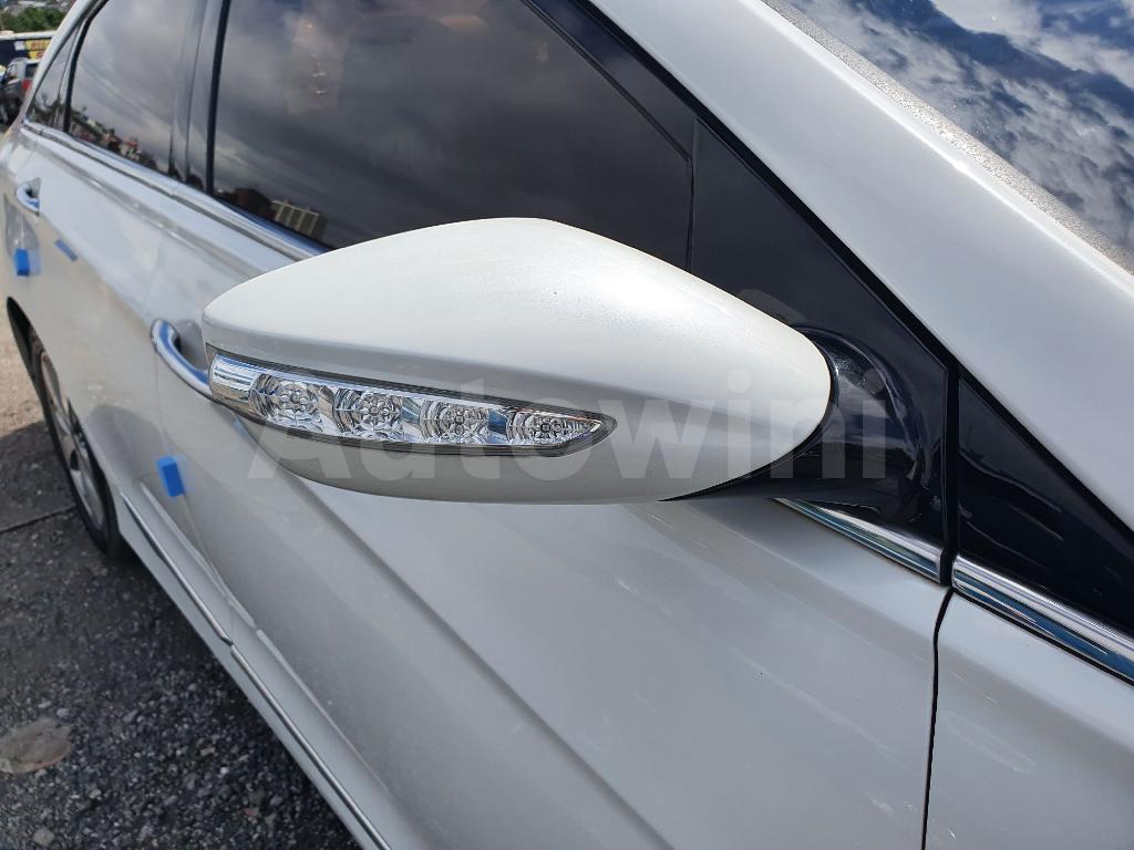 2012 HYUNDAI SONATA HYBRID 17R SUNROOF ANDROID S KEY - 12