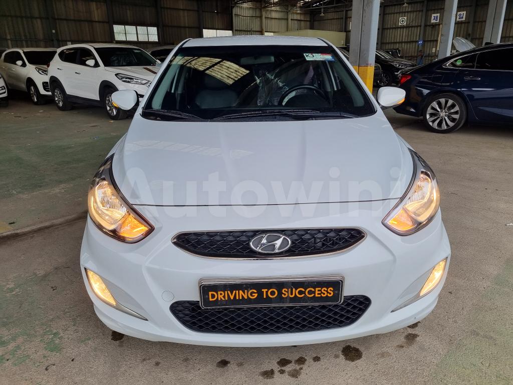 KMHCT51UGKU384385 2019 HYUNDAI ACCENT  DIESEL WIT MODERN NO ACCIDENT-1