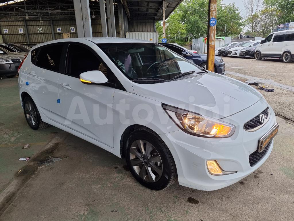 KMHCT51UGKU384385 2019 HYUNDAI ACCENT  DIESEL WIT MODERN NO ACCIDENT-2