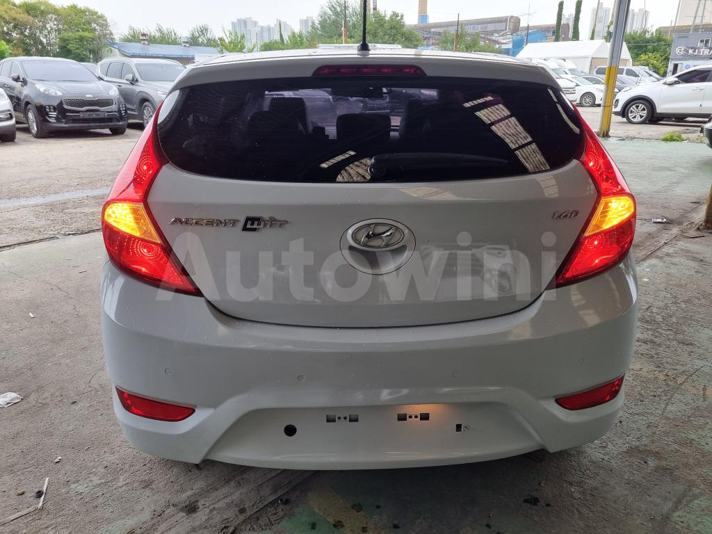 KMHCT51UGKU384385 2019 HYUNDAI ACCENT  DIESEL WIT MODERN NO ACCIDENT-5