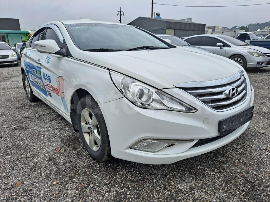 KMHEC41LBGA683764 2016 HYUNDAI YF SONATA THE BRILLIANT DELUXE LPG DUAL AIR BAG-0