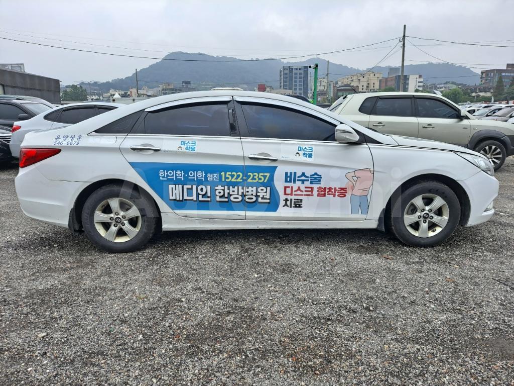 KMHEC41LBGA683764 2016 HYUNDAI YF SONATA THE BRILLIANT DELUXE LPG DUAL AIR BAG-1