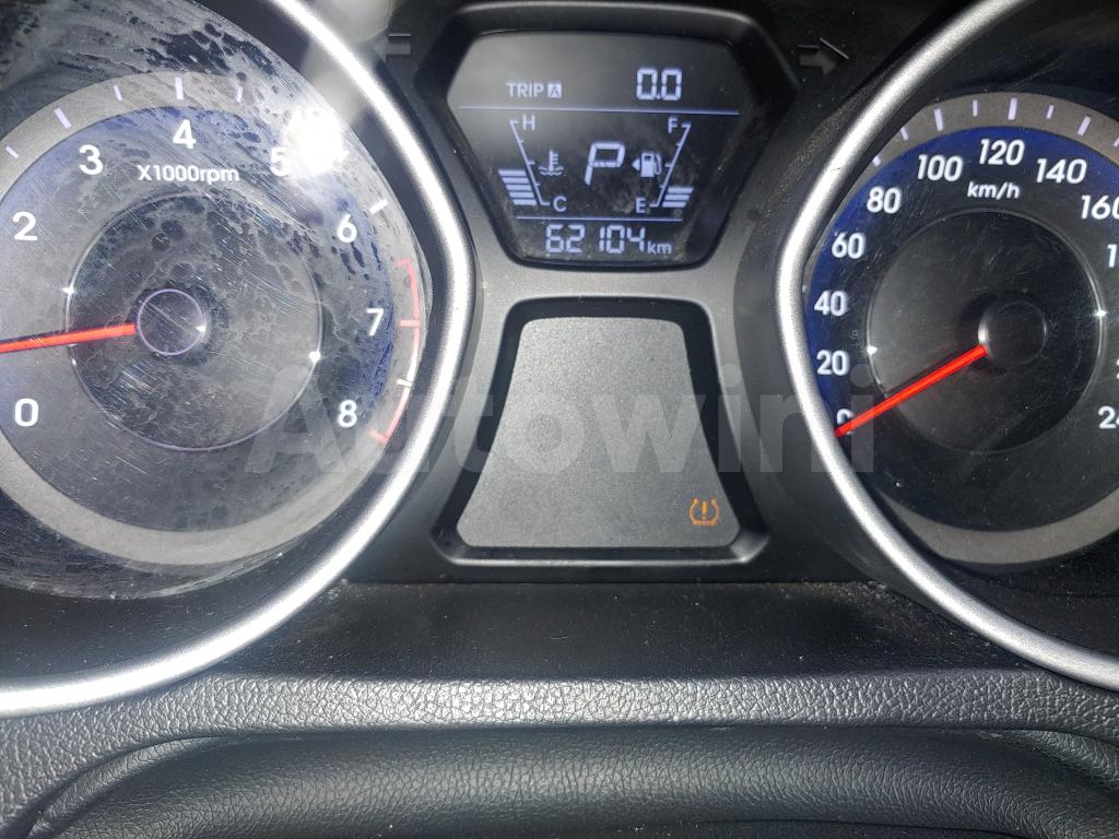 2015 HYUNDAI  AVANTE ELANTRA 1.6 SMART - 24