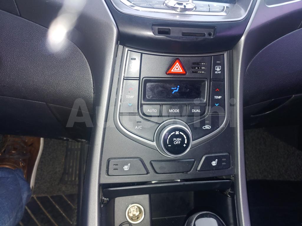 2015 HYUNDAI  AVANTE ELANTRA 1.6 SMART - 26