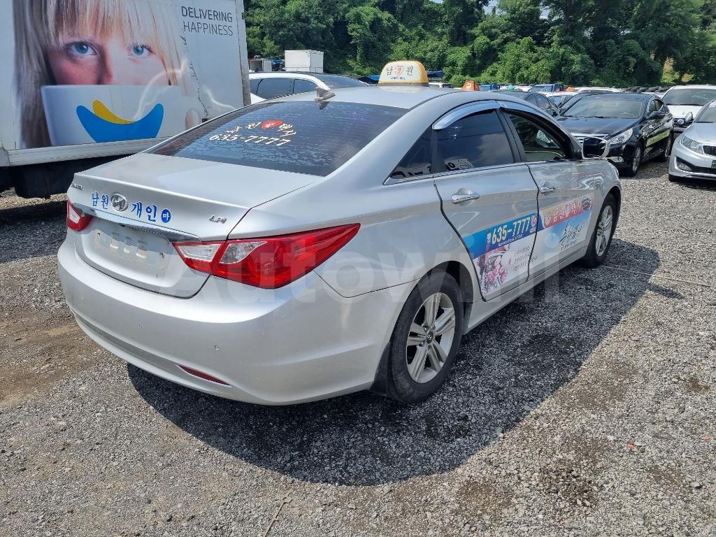 KMHEC41LBDA485235 2013 HYUNDAI YF SONATA LPG TAXI-3