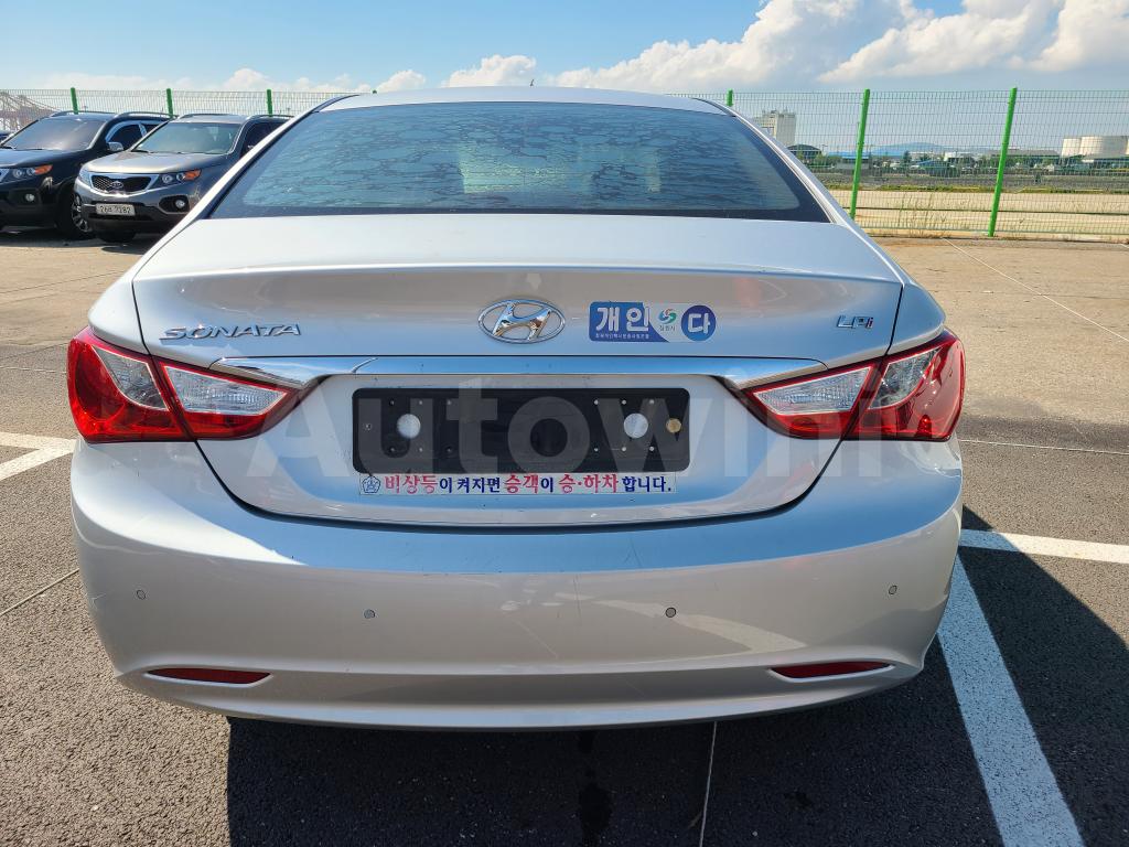 KMHEC41LBDA575469 2013 HYUNDAI YF SONATA NO ACCIDENT PRIVATE TAXI-4