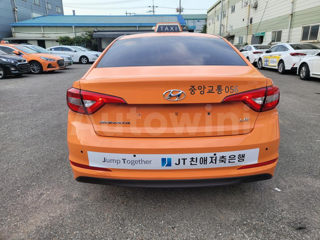 KMHE341DBJA428420 2018 HYUNDAI LF SONATA TAXI - REAL MILEAGE-4