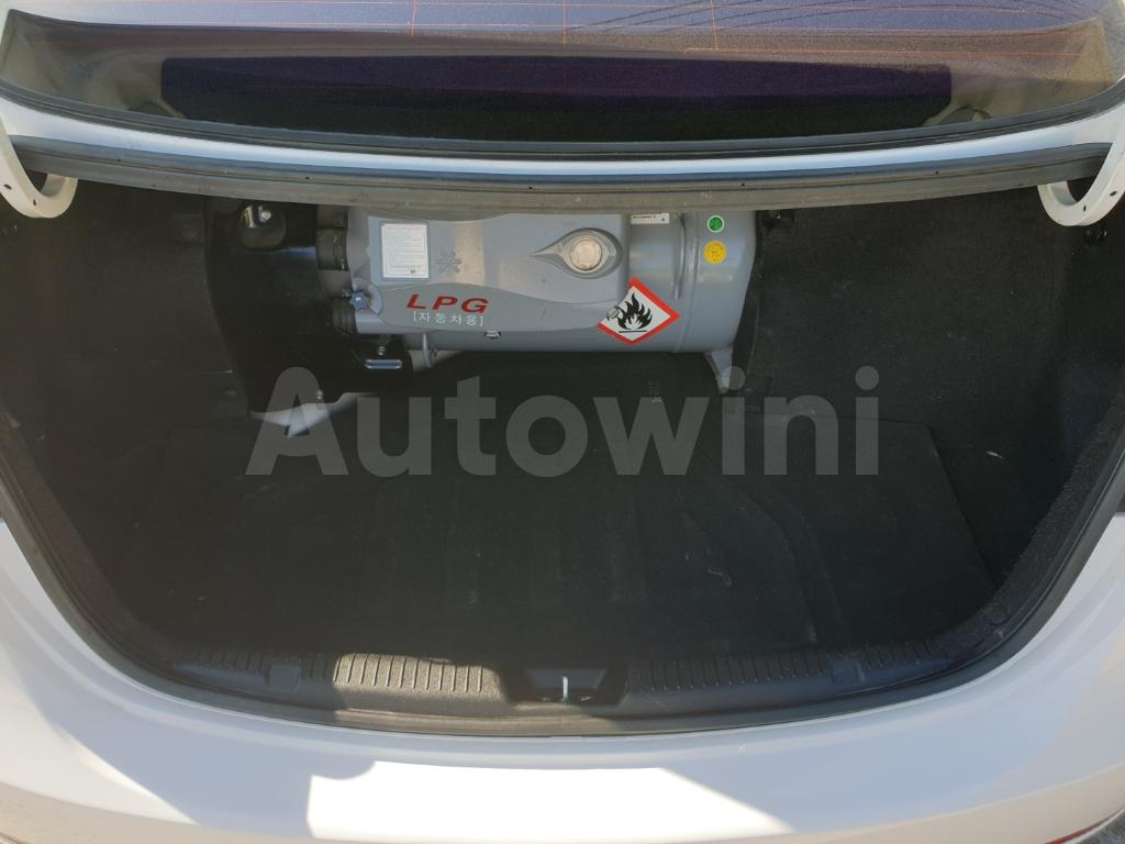 2015 HYUNDAI  AVANTE ELANTRA PRIMIUM LPI - 29