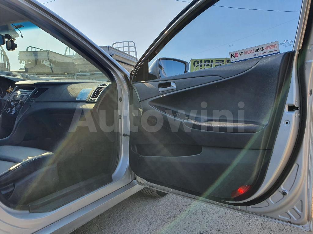 2013 HYUNDAI YF SONATA NO ACCIDENT LPG M/T - 23