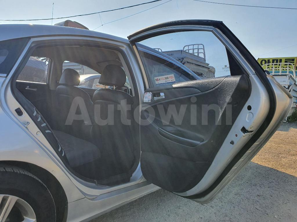 2013 HYUNDAI YF SONATA NO ACCIDENT LPG M/T - 24