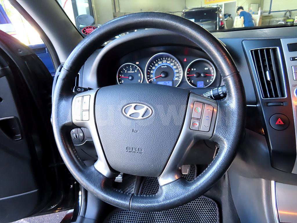 2011 HYUNDAI VERACRUZ 300X 2WD DELUXE - 11