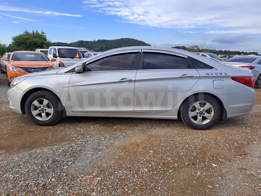 KMHEC41LBGA683442 2016 HYUNDAI YF SONATA THE BRILLIANT LPG TAXI-5