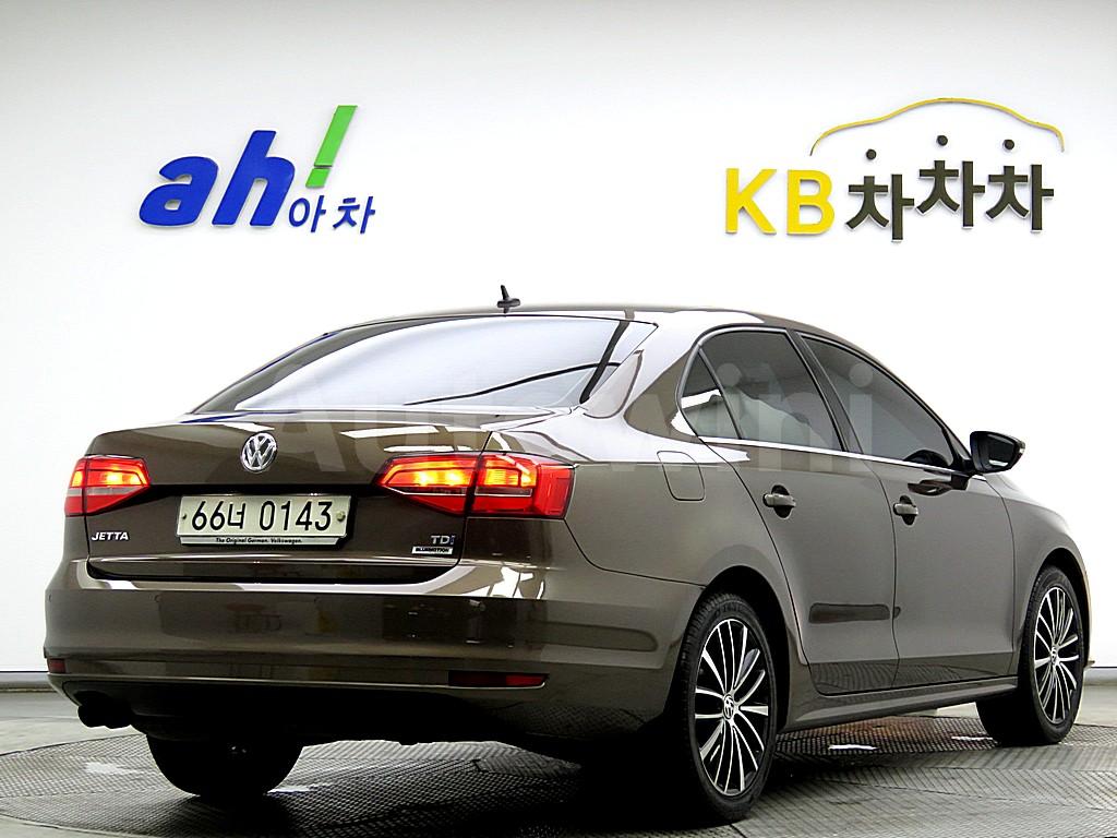 WVWZZZ16ZFM049545 2015 VOLKSWAGEN JETTA 2.0 TDI BLUE MOTION GEN6-2