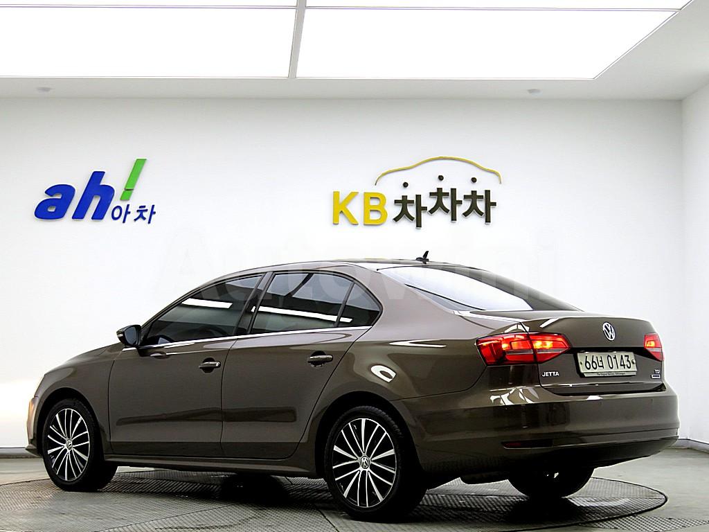 WVWZZZ16ZFM049545 2015 VOLKSWAGEN JETTA 2.0 TDI BLUE MOTION GEN6-3