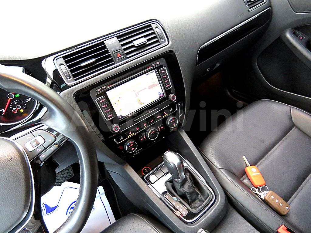 2015 VOLKSWAGEN JETTA 2.0 TDI BLUE MOTION PREMIUM 6 - 11