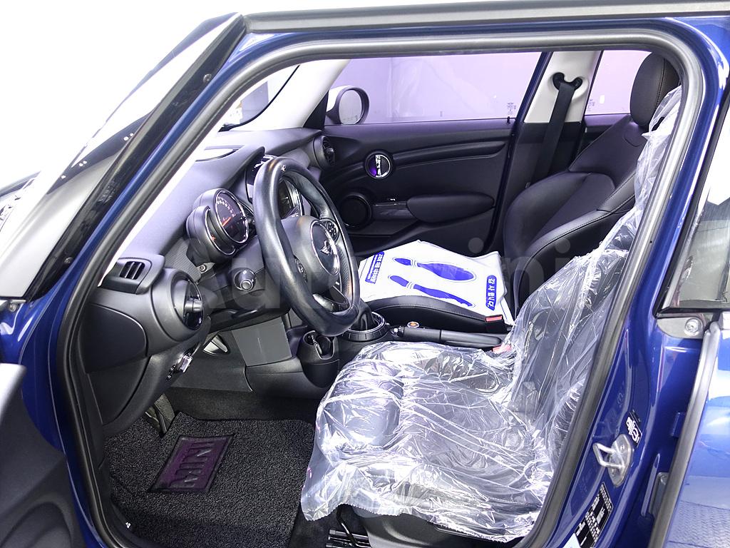 2016 MINI COOPER D FIVE-DOOR - 8