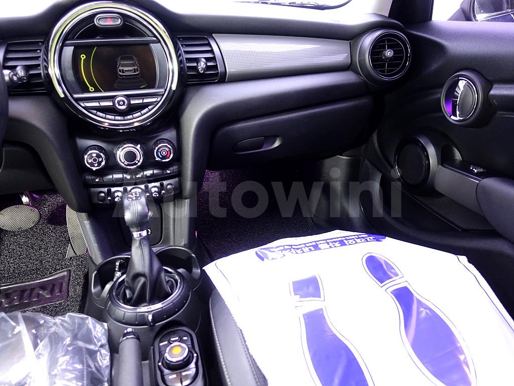 2016 MINI COOPER D FIVE-DOOR - 10