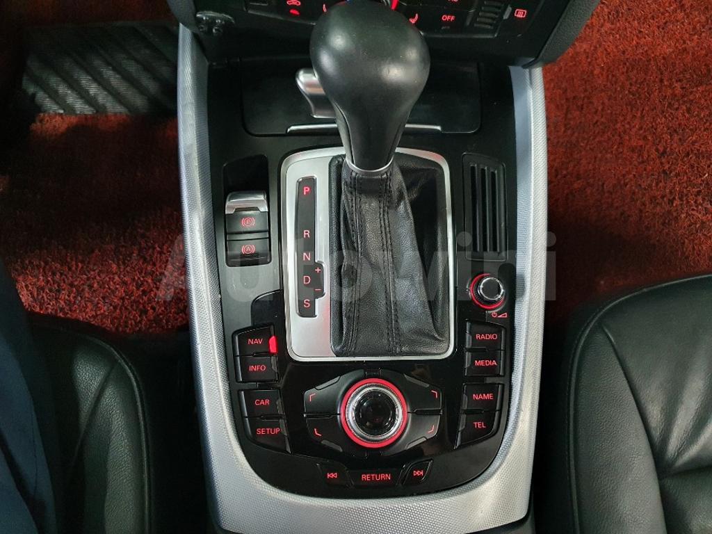 2011 AUDI Q5 2.0 TDI QUATTRO / S.ROOF - 24