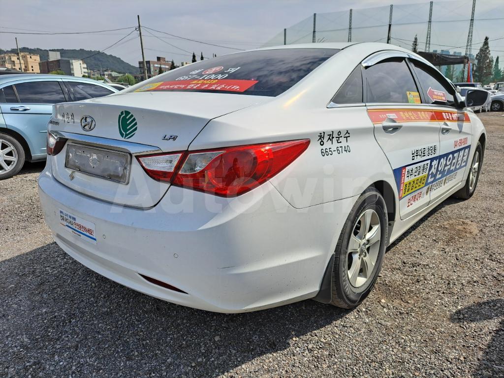KMHEC41LBGA681805 2016 HYUNDAI YF SONATA THE BRILLIANT DUAL AIR BAG/GOOD CONDITION-2