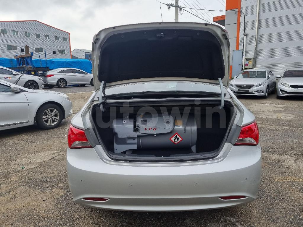 2013 HYUNDAI YF SONATA LPG - 29