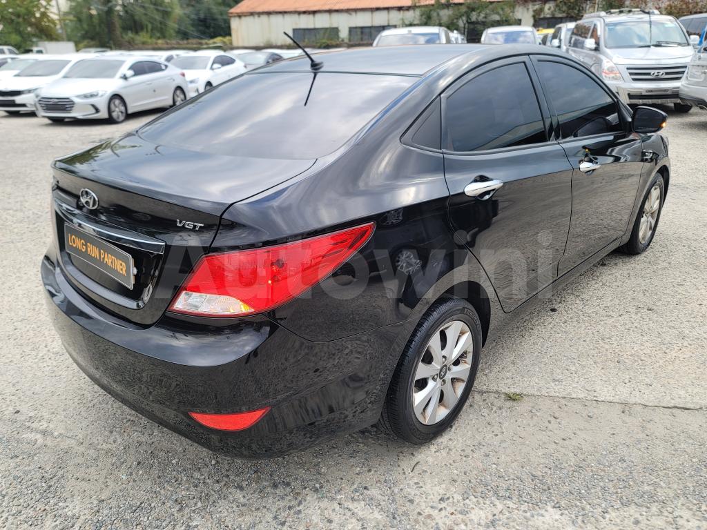KMHCT41UGHU140175 2017 HYUNDAI ACCENT  DIESEL HEATED SEAT NO ACCIDENT-4