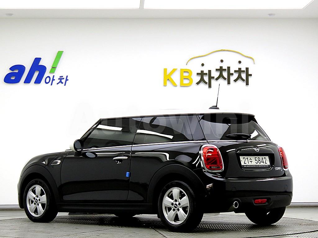 WMWXY310XKTF77692 2019 MINI COOPER D 1.5 3-DOOR-3