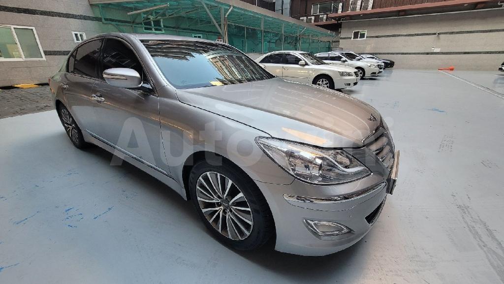 KMHGB41DBDU210347 2013 HYUNDAI GENESIS 380 SEDAN DIS MODEL-2