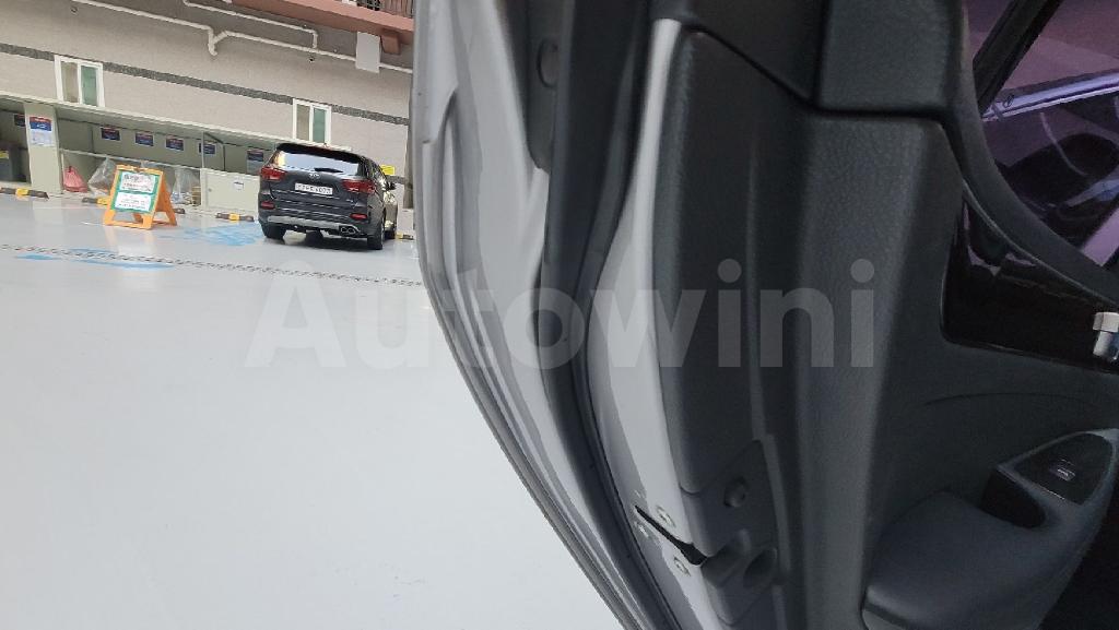 2013 HYUNDAI GENESIS 380 SEDAN DIS MODEL - 38