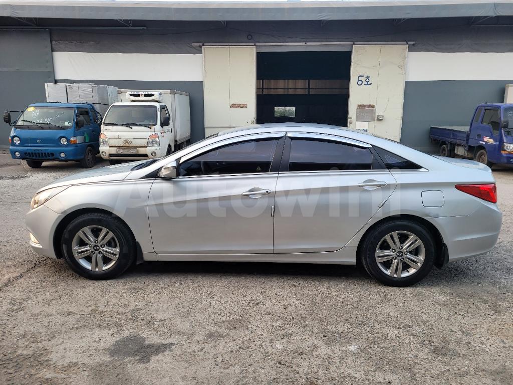 KMHEC41LBDA564812 2013 HYUNDAI YF SONATA ANDROID LPG AT-2