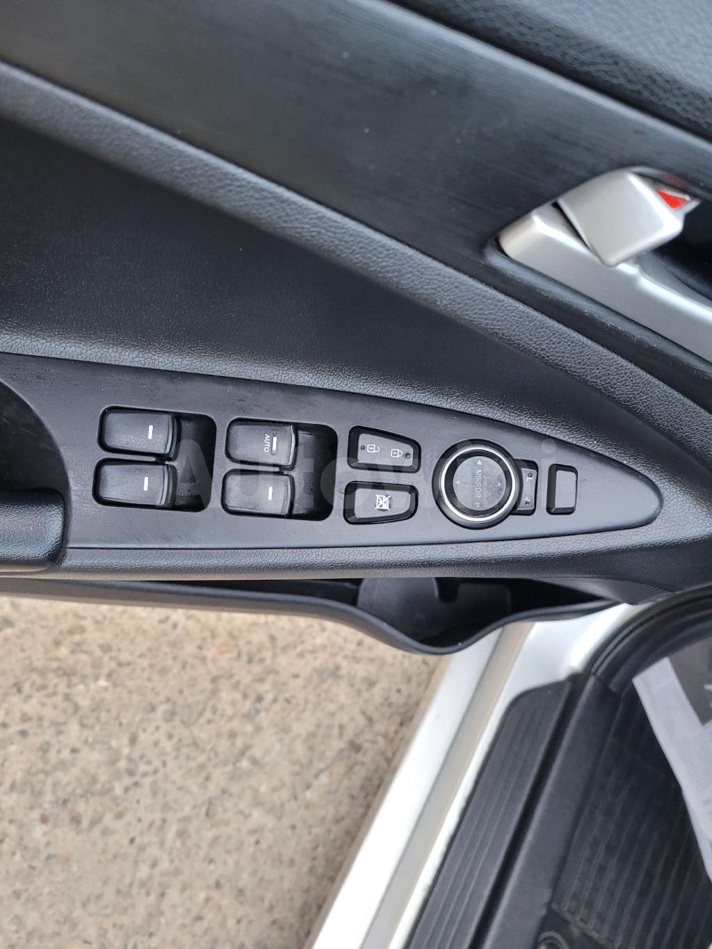 2013 HYUNDAI YF SONATA ANDROID LPG AT - 33